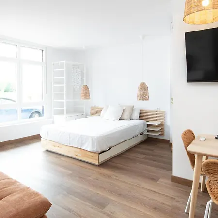 Ag A Fiestra Playa De Boiro *